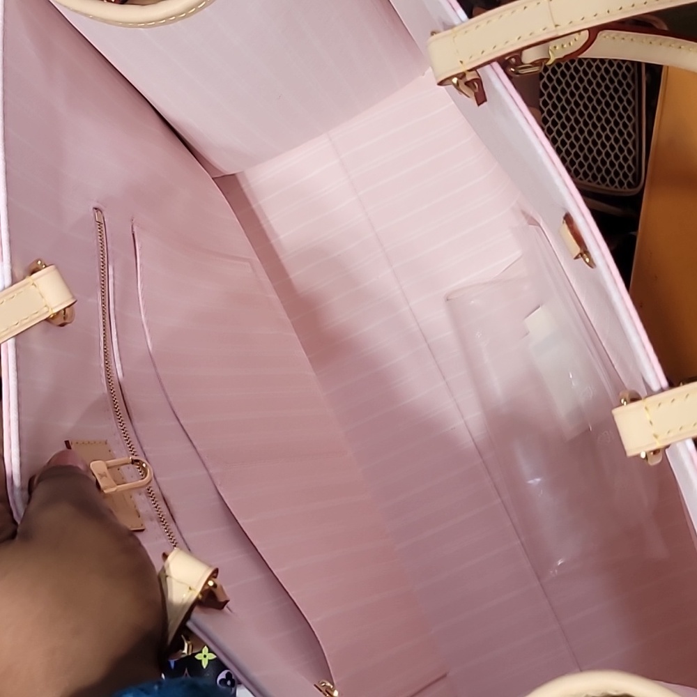 Louis Vuitton Onthego GM GUAM  Special  Edition  Collection New - Picture 13 of 16